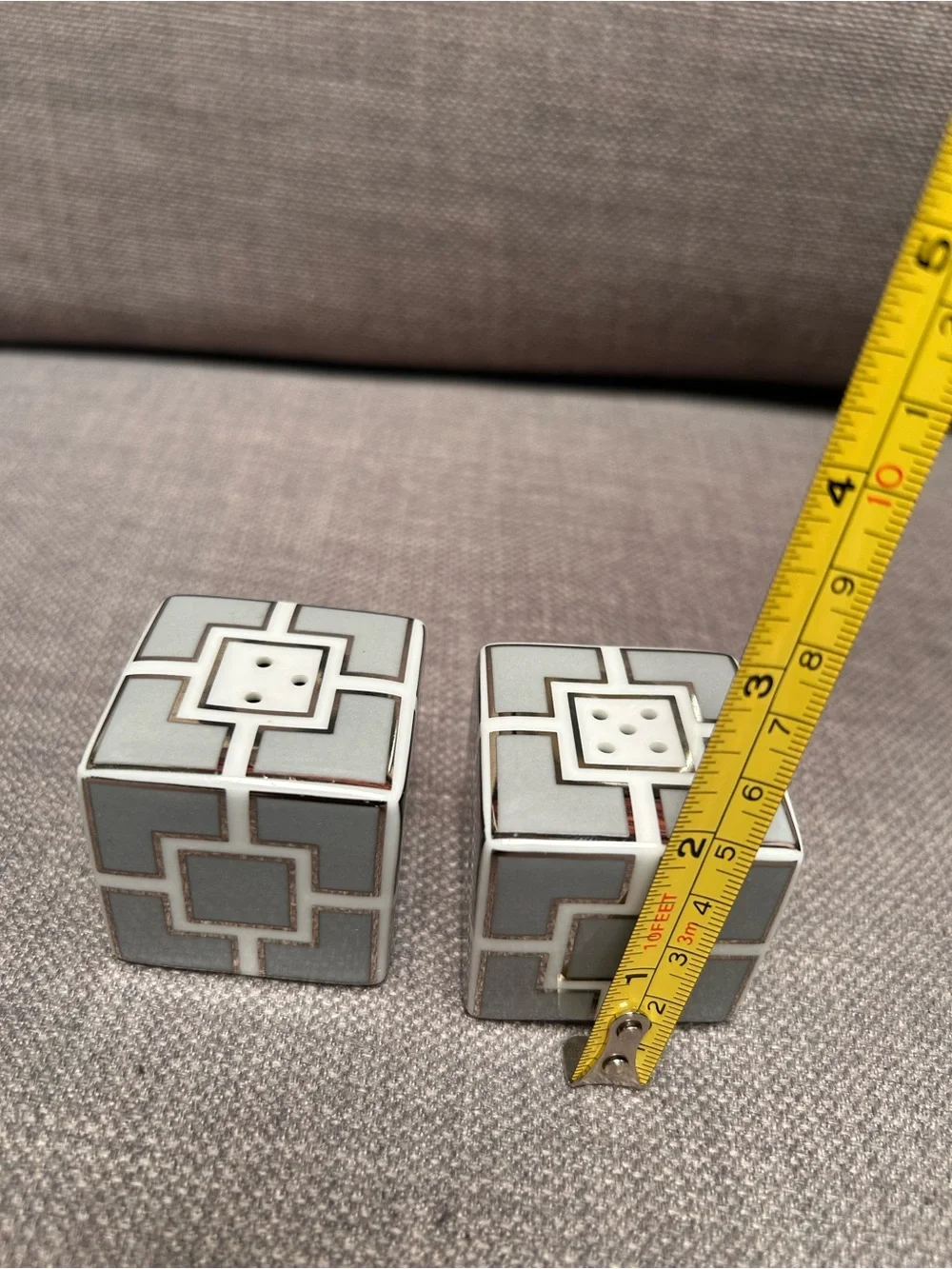 JONATHAN ADLER 2-pcs Geometric Porcelain Cube Salt & Pepper Shakers #0702261